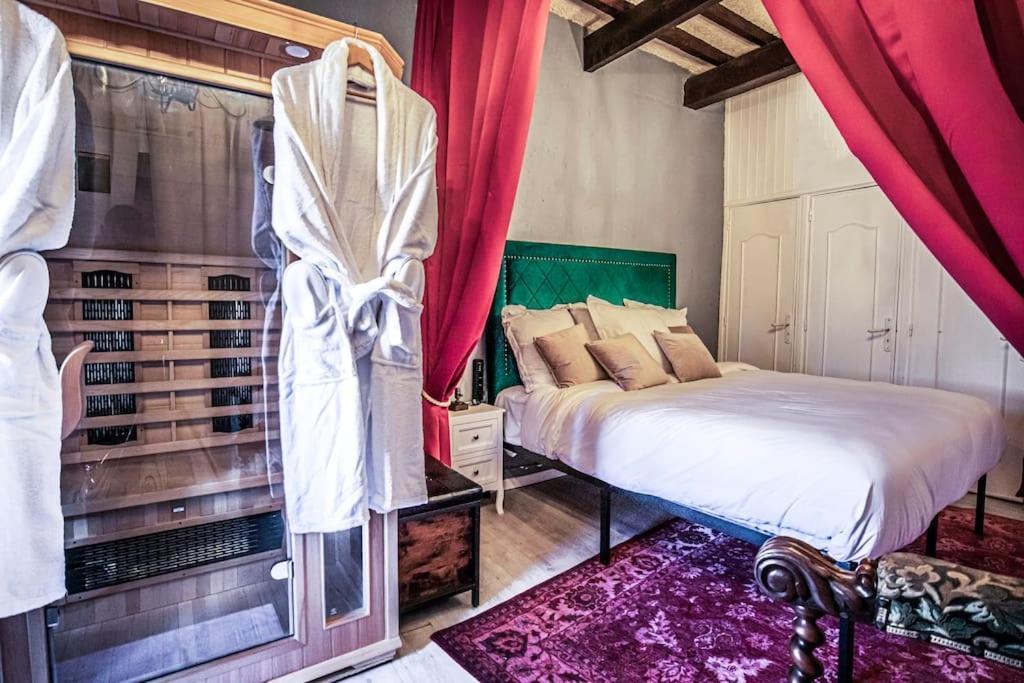 Le Moliere - Enigme Et Sauna Apartment Pezenas Ngoại thất bức ảnh