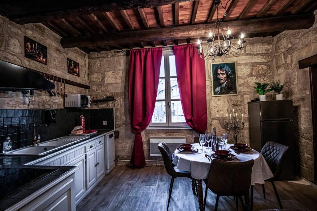 Le Moliere - Enigme Et Sauna Apartment Pezenas Ngoại thất bức ảnh