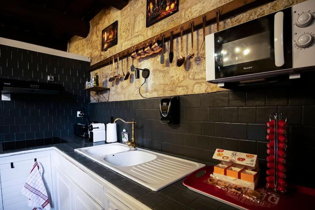Le Moliere - Enigme Et Sauna Apartment Pezenas Ngoại thất bức ảnh