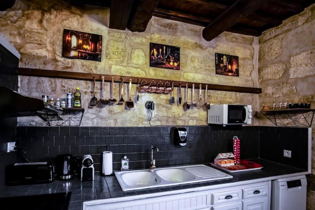 Le Moliere - Enigme Et Sauna Apartment Pezenas Ngoại thất bức ảnh