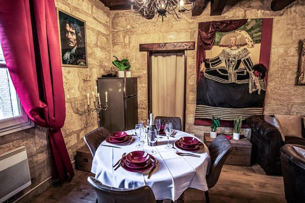 Le Moliere - Enigme Et Sauna Apartment Pezenas Ngoại thất bức ảnh