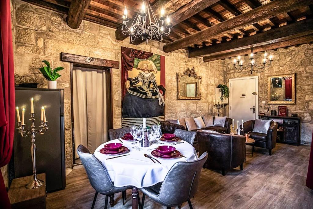 Le Moliere - Enigme Et Sauna Apartment Pezenas Ngoại thất bức ảnh